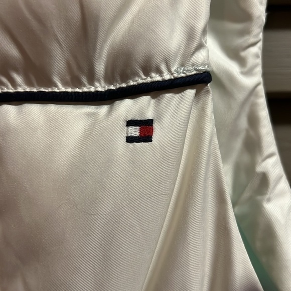 TOMMY HILFIGER Women’s S/P White Puffer Vest - Picture 2 of 14